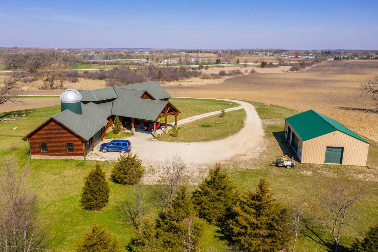 Secluded Country Estate in Brighton, WI. Salem, Kenosha County