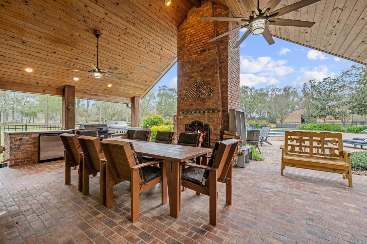 Extraordinary Luxury Equestrian Retreat on 7.1 AC - photo 23