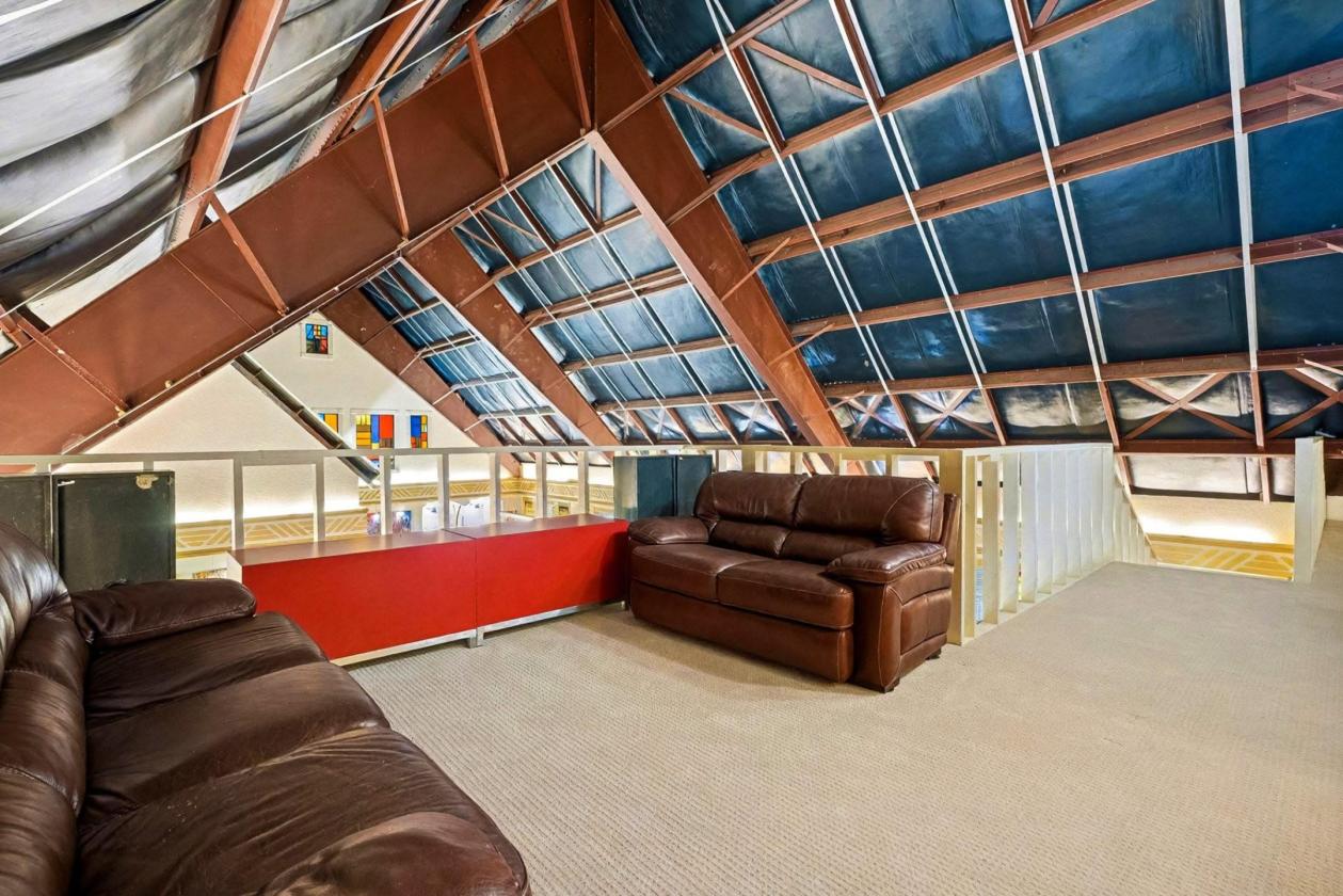 30 Acre Luxury Equestrian Estate | 8,100 SF Home - photo 17