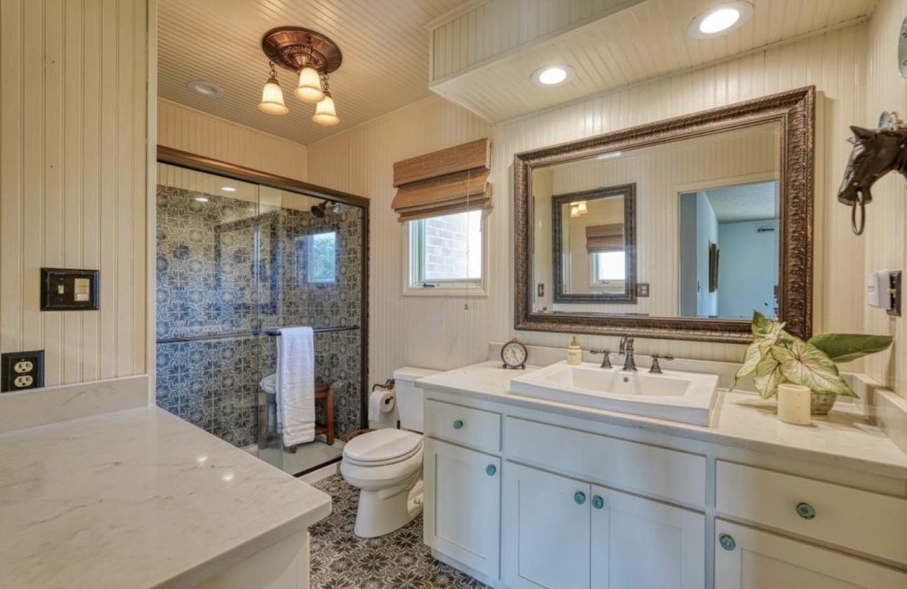 Beautiful Equestrian Property - photo 16