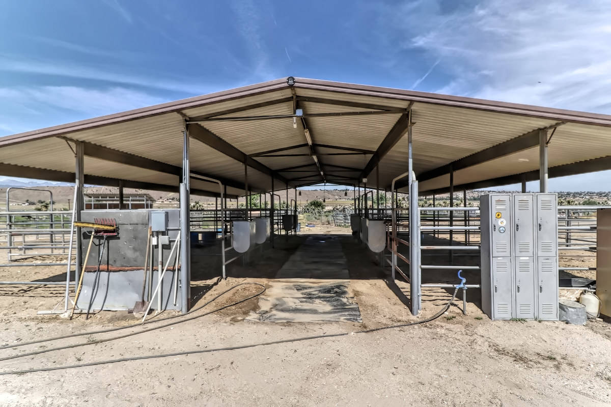 Horse Property with Views and Trails. Apple Valley, San Bernardino