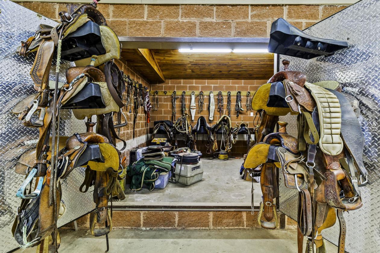 35.14± Acres | Premier Horse Property with Covered - photo 17