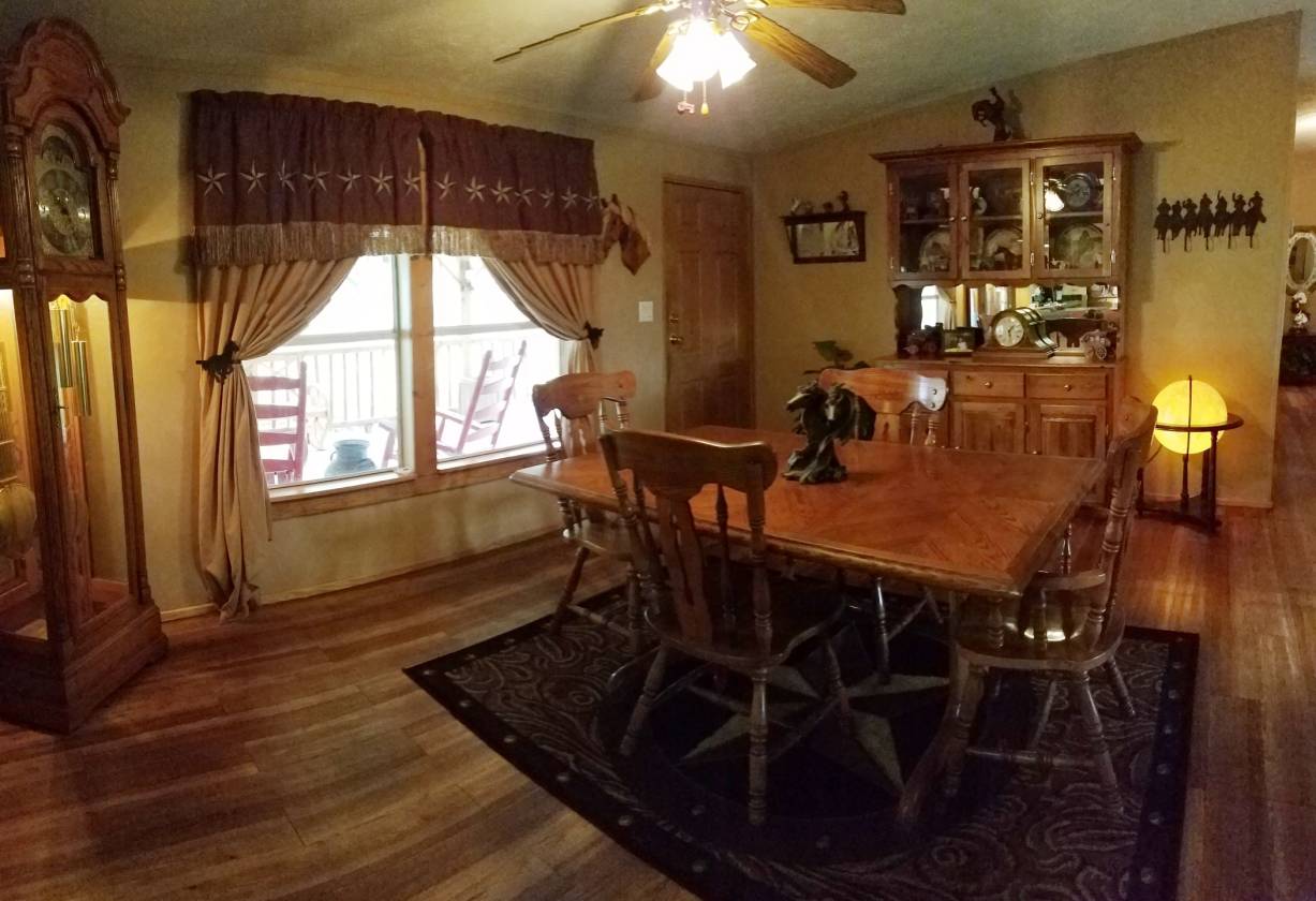 10 acre horse property Affordable in the desirable Lithia area