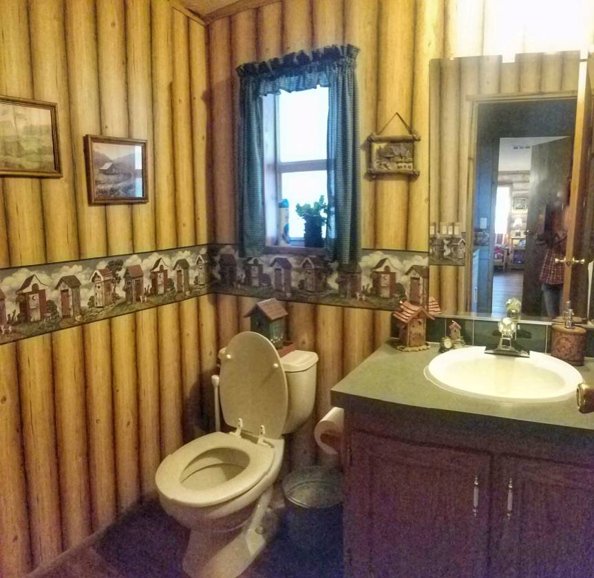 10 acre horse property Affordable in the desirable Lithia area