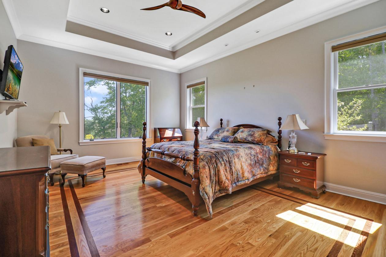 Luxury living meets sweeping, unforgettable views - photo 21