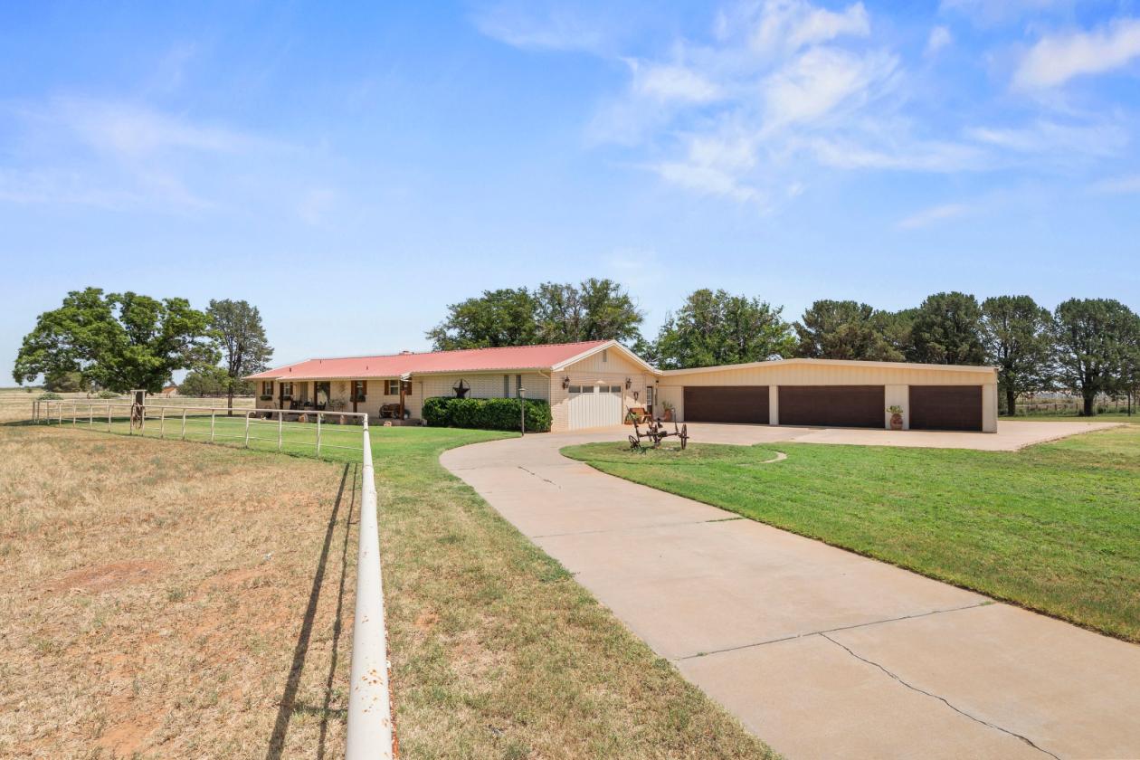 Horse property on 30 acres - photo 4