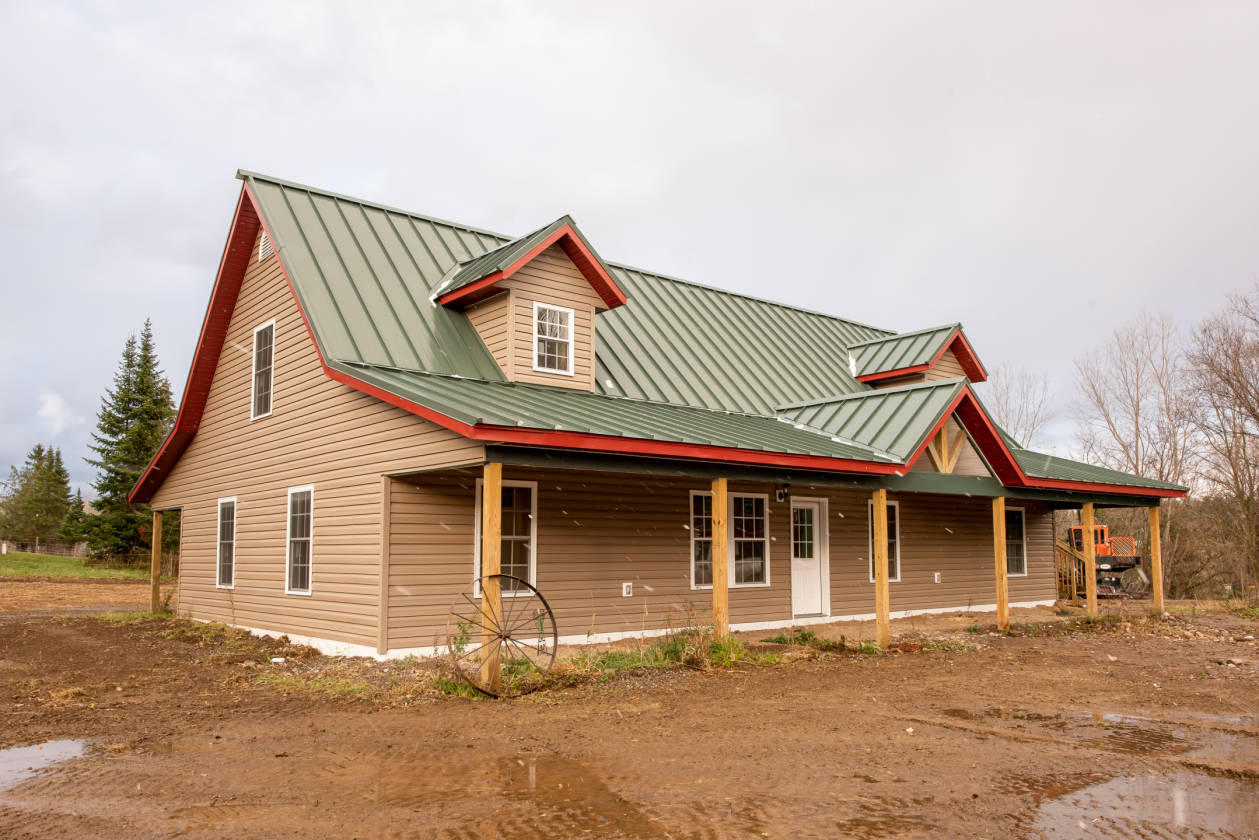 Central New York Equine Stable With A Highly Efficent New 