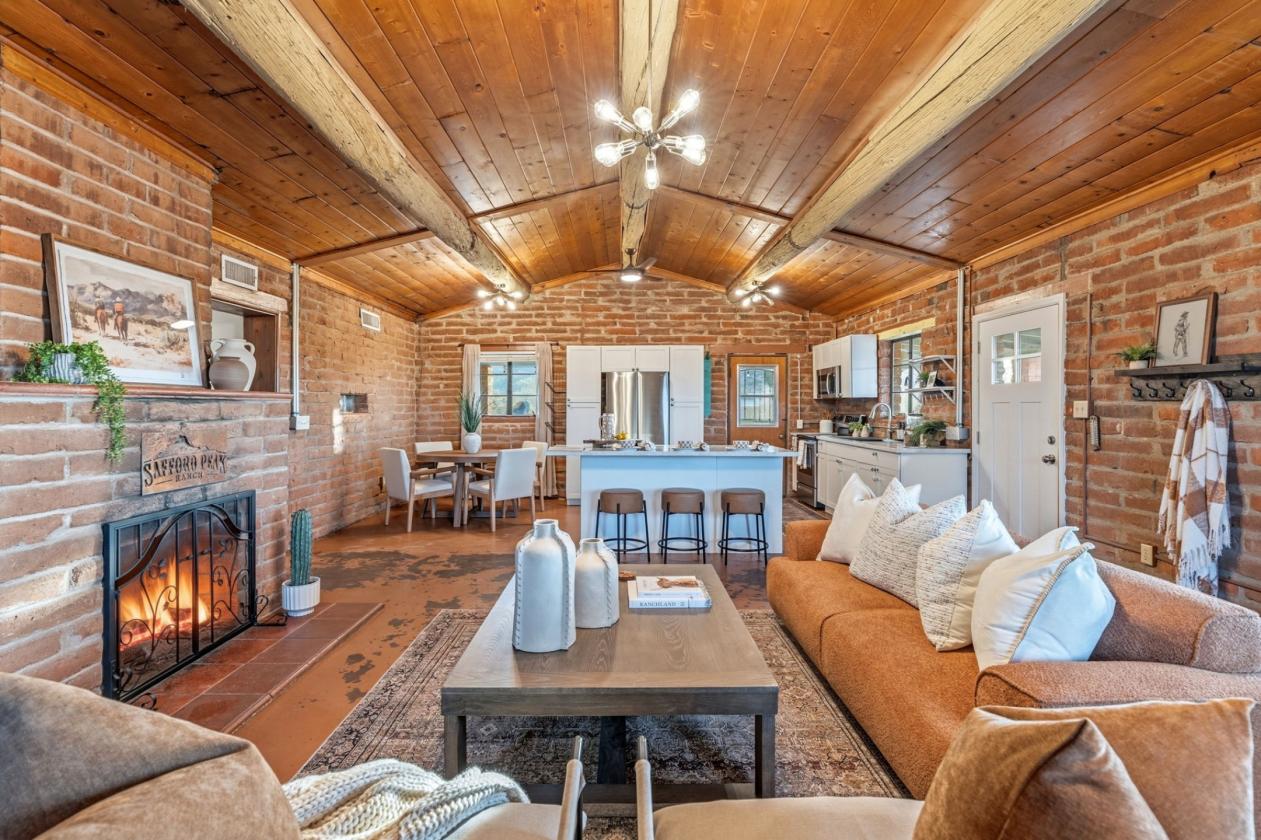 One-Of-A-Kind Tucson Area Ranch - photo 8