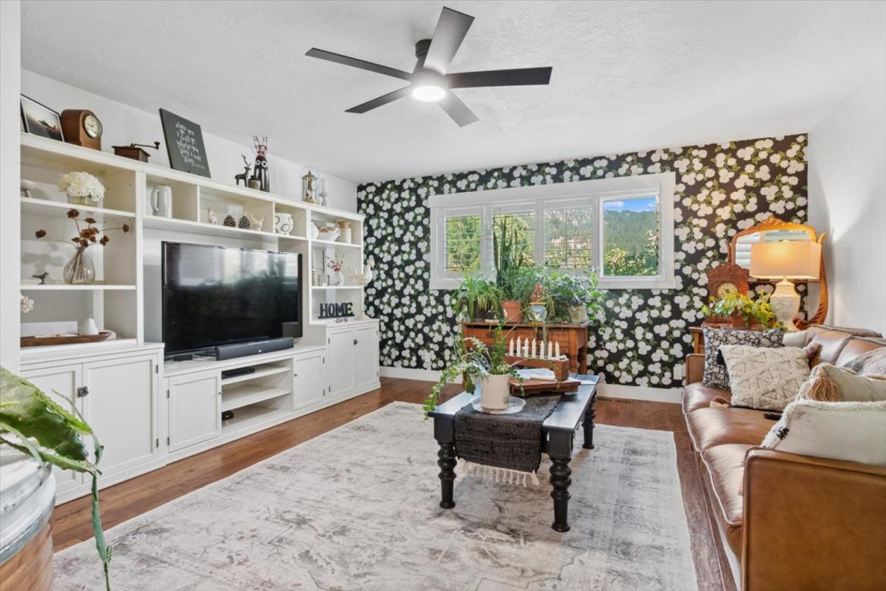 Over 5-acre horse property - photo 13