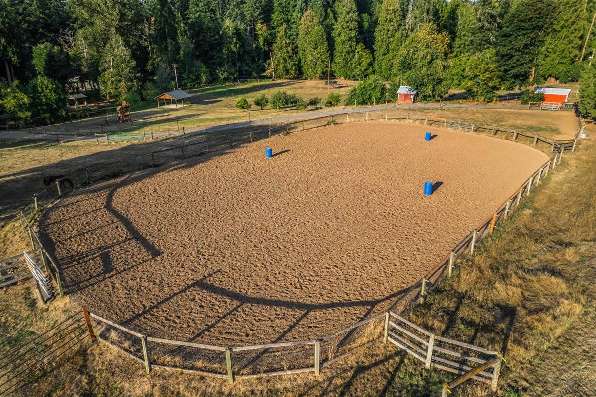 Gorgeous (dividable) 10 acre property with arena! - photo 25