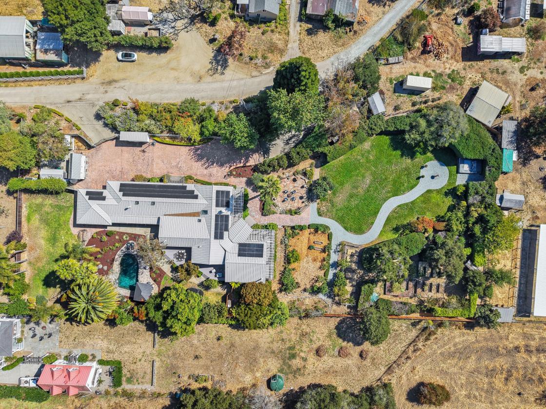 Rare Equestrian Estate on 5.9 Acres - photo 3