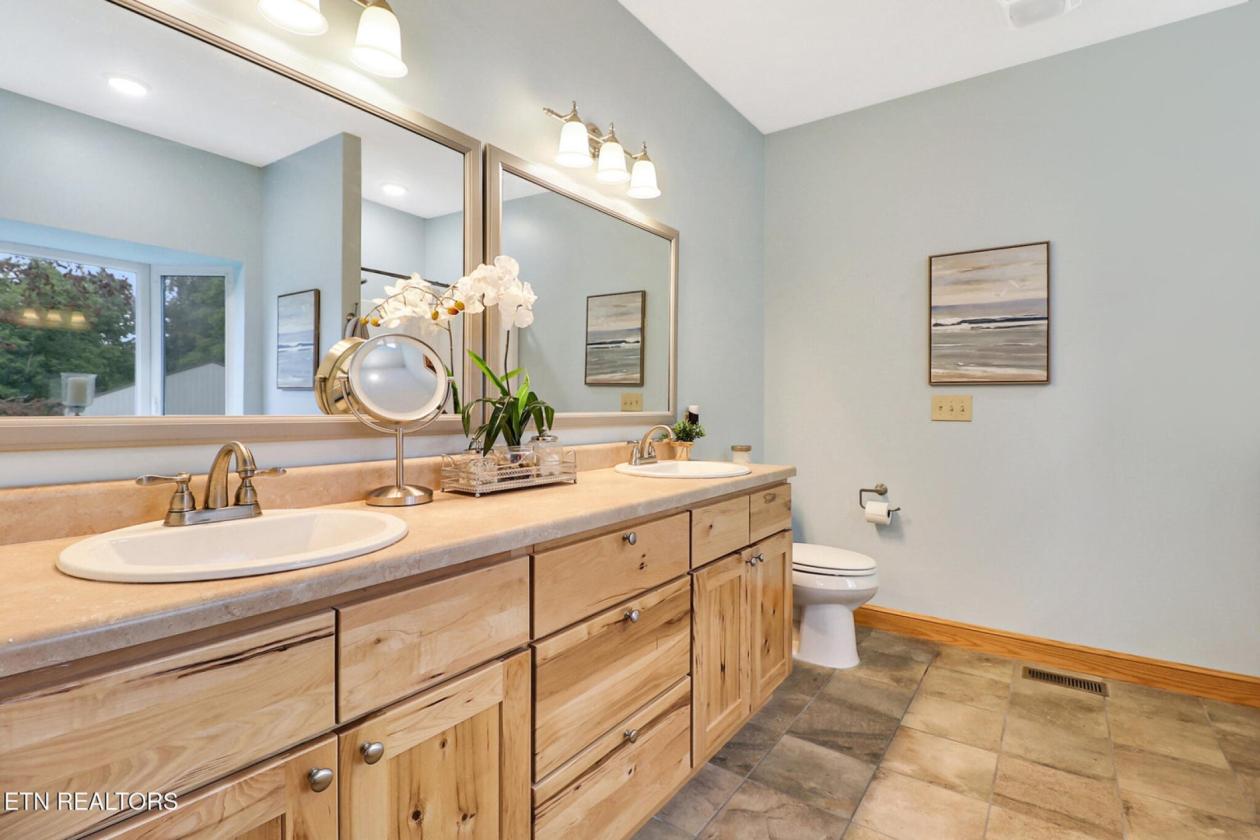 Modern Basement Ranch in Big South Fork - photo 15