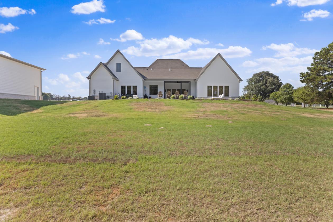 Luxury Horse Property on 5 Acres - photo 5