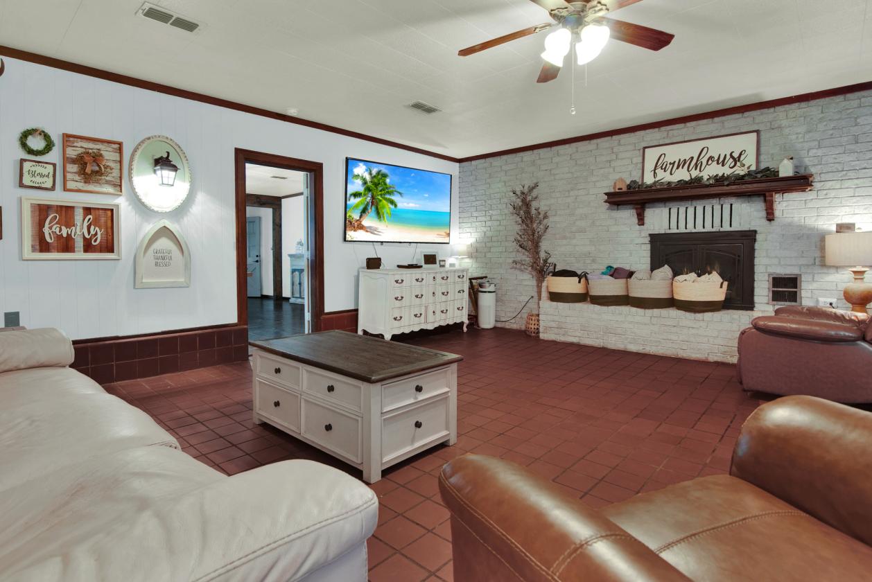 8.25 Acre Horse Property with Cozy Ranch House - photo 22