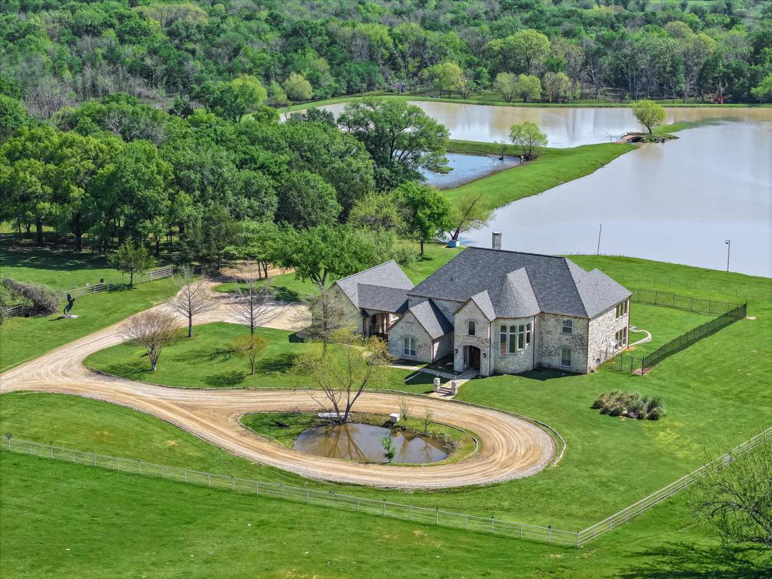 Horse Property for sale.