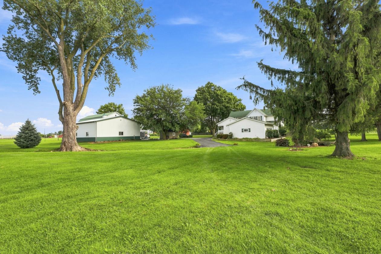 Turnkey Country Living with Equestrian Potential - photo 3