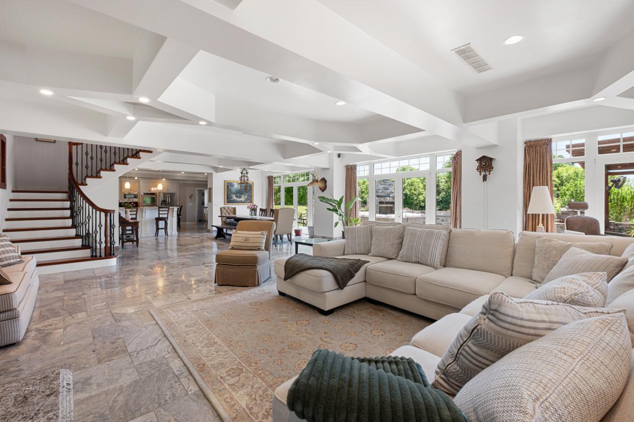 Barn Luxury Reimagined on 4.64 acres - photo 15