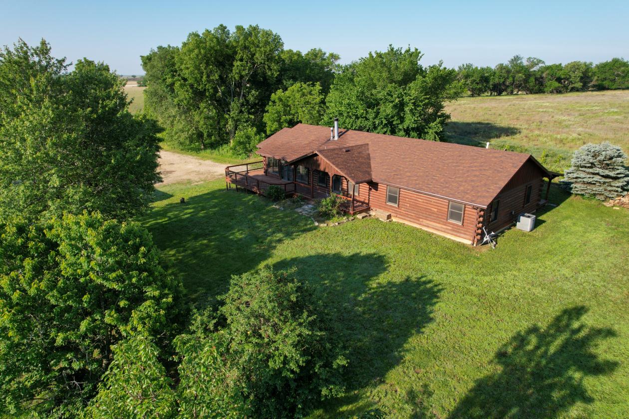 +/-174.7 ac with Log Home, Morton, and Horse Barn - photo 7