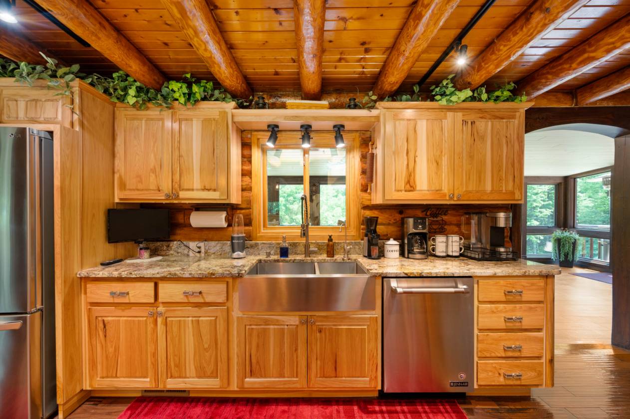Extraordinary 30+ acre estate with log cabin home - photo 10