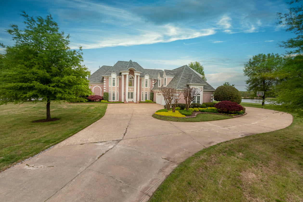 31 Acre Luxury Equestrian Estate Eads, Shelby County, Tennessee
