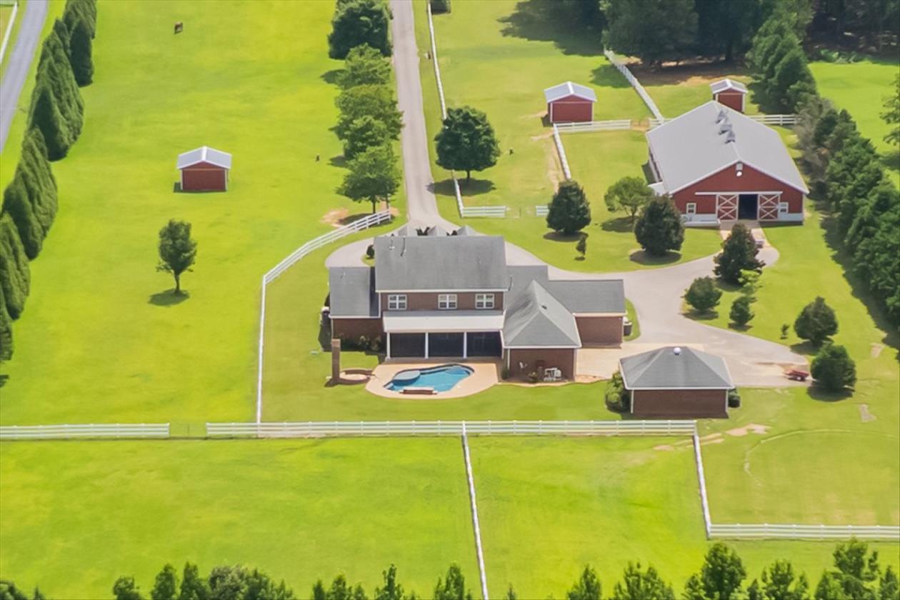 Luxury Equestrian Estate on 13.5 Acres - photo 23