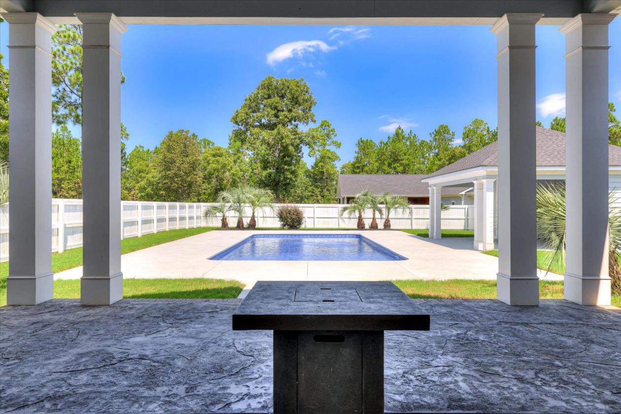 Resort-Style Equestrian Living in Three Runs - photo 3