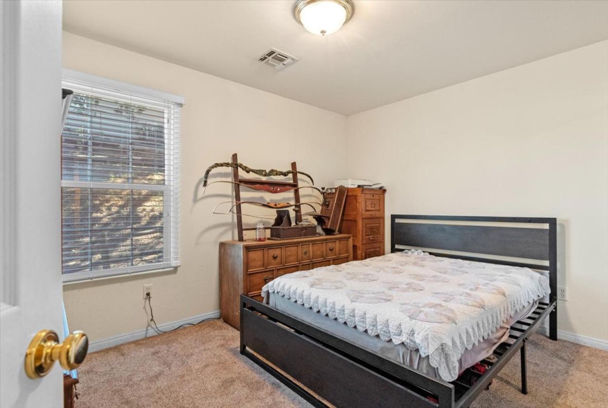 Exceptional property in EQ gated community - photo 8