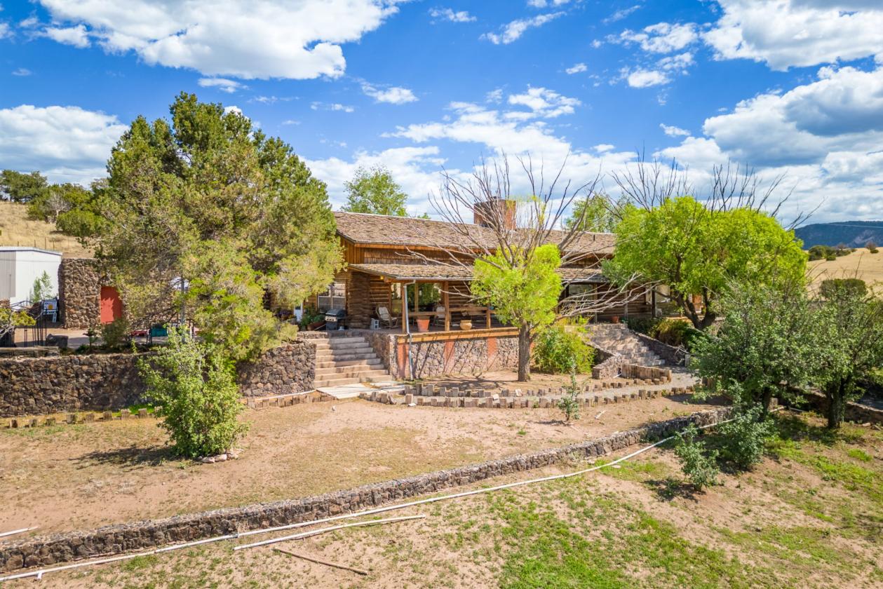 Gorgeous Home,Huge Shop, Perfect Horse Property - photo 27