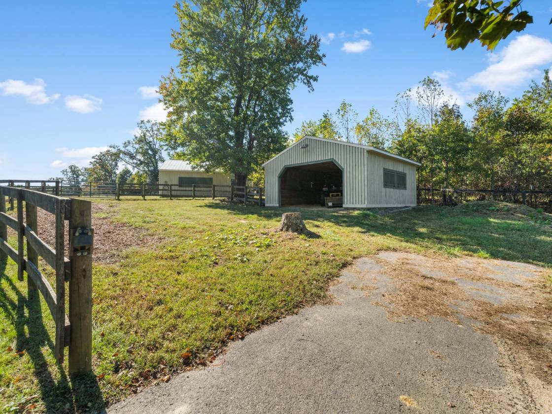 Distinguished Goochland Horse Farm - photo 9
