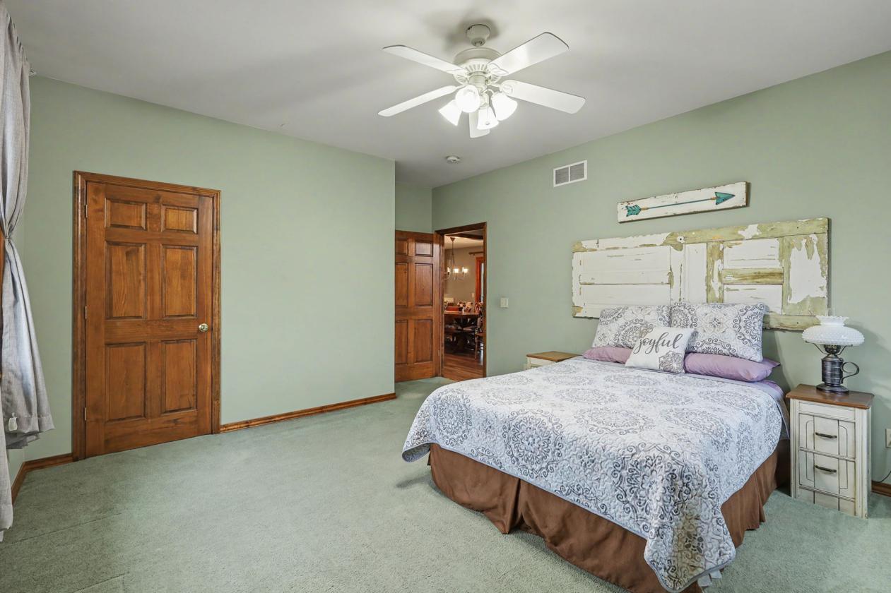 HUGE PRICE DROP - Indoor Arena + Secluded Home - photo 27
