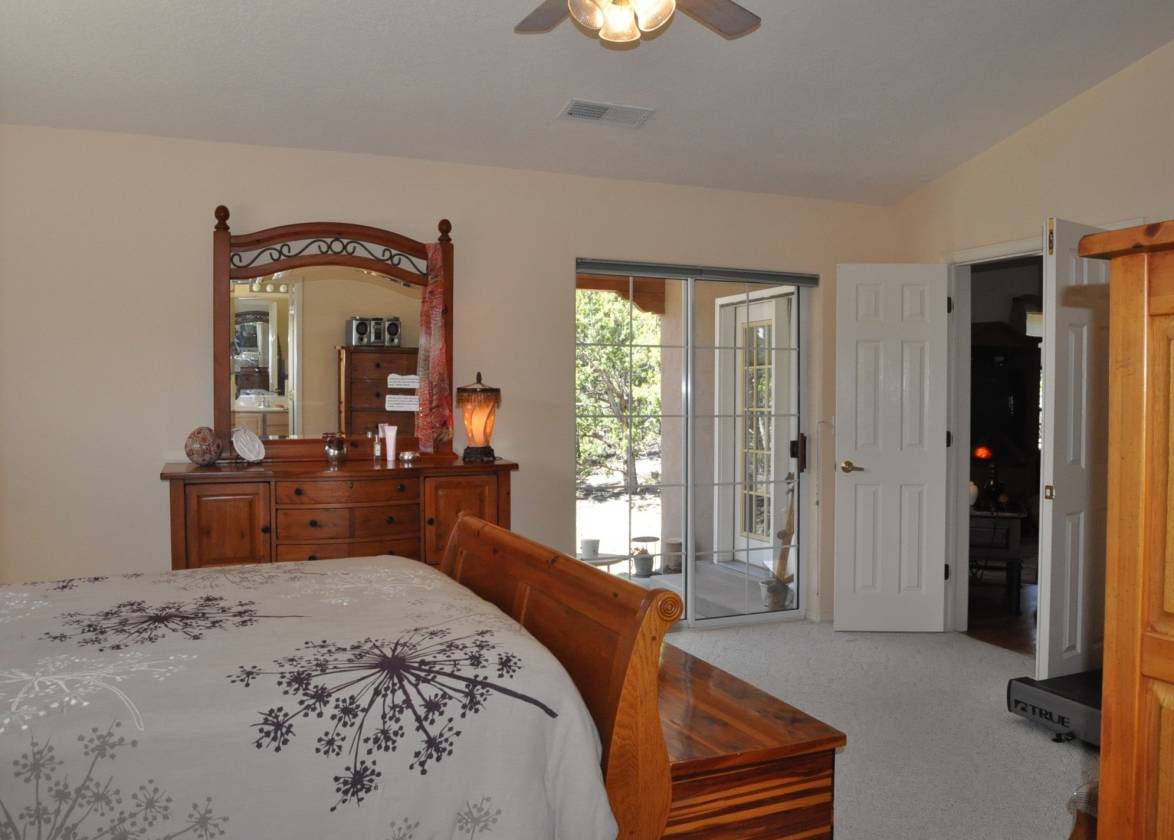 Enjoy the East Mountain lifestyle in the safety of a... Edgewood