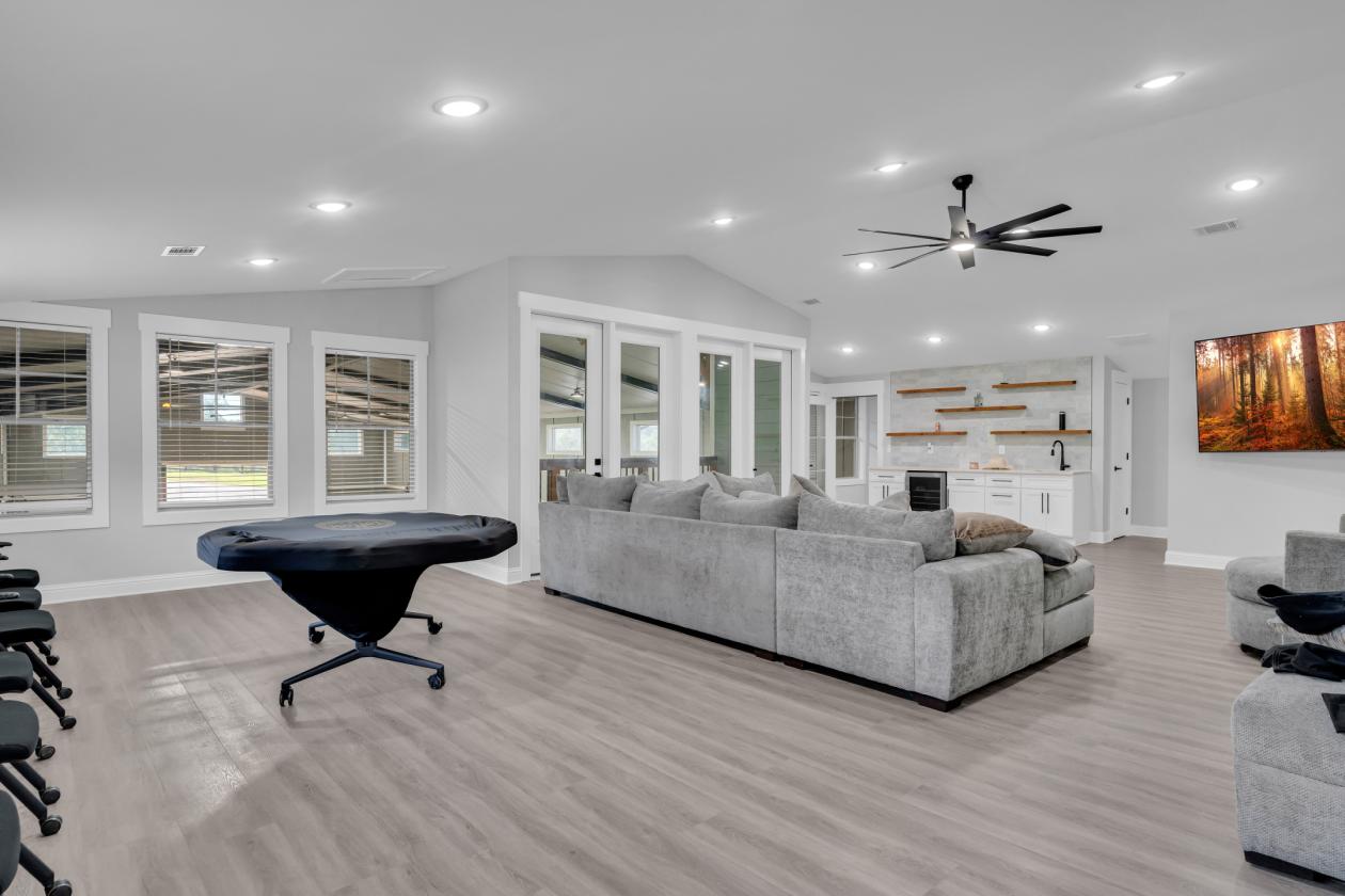 Luxury 79-Acre Horse Farm with 24-Stall Barn - photo 25