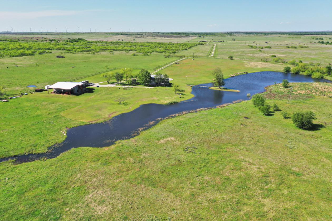 SPECTACULAR ±331 ACRE RANCH WITH MULTIPLE HOMES + - photo 12