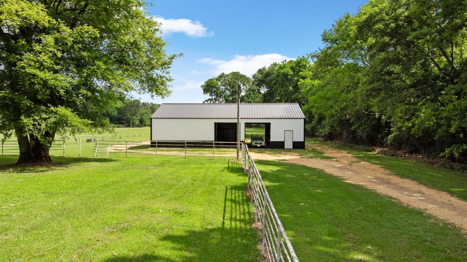 Beautiful Restored Farm House & The Perfect Land - photo 12