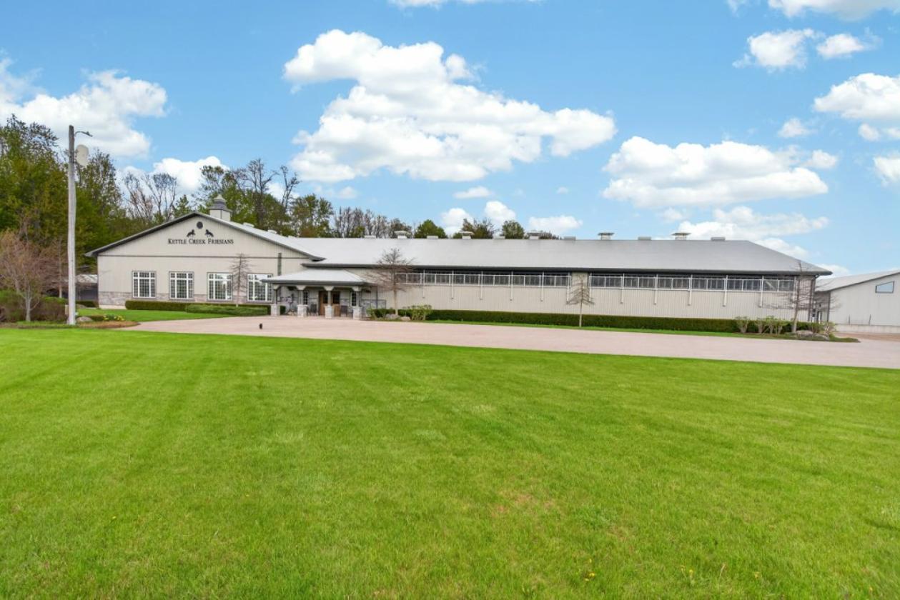 65 ACRE LUXURY EQUESTRIAN ESTATE- ONTARIO - photo 10