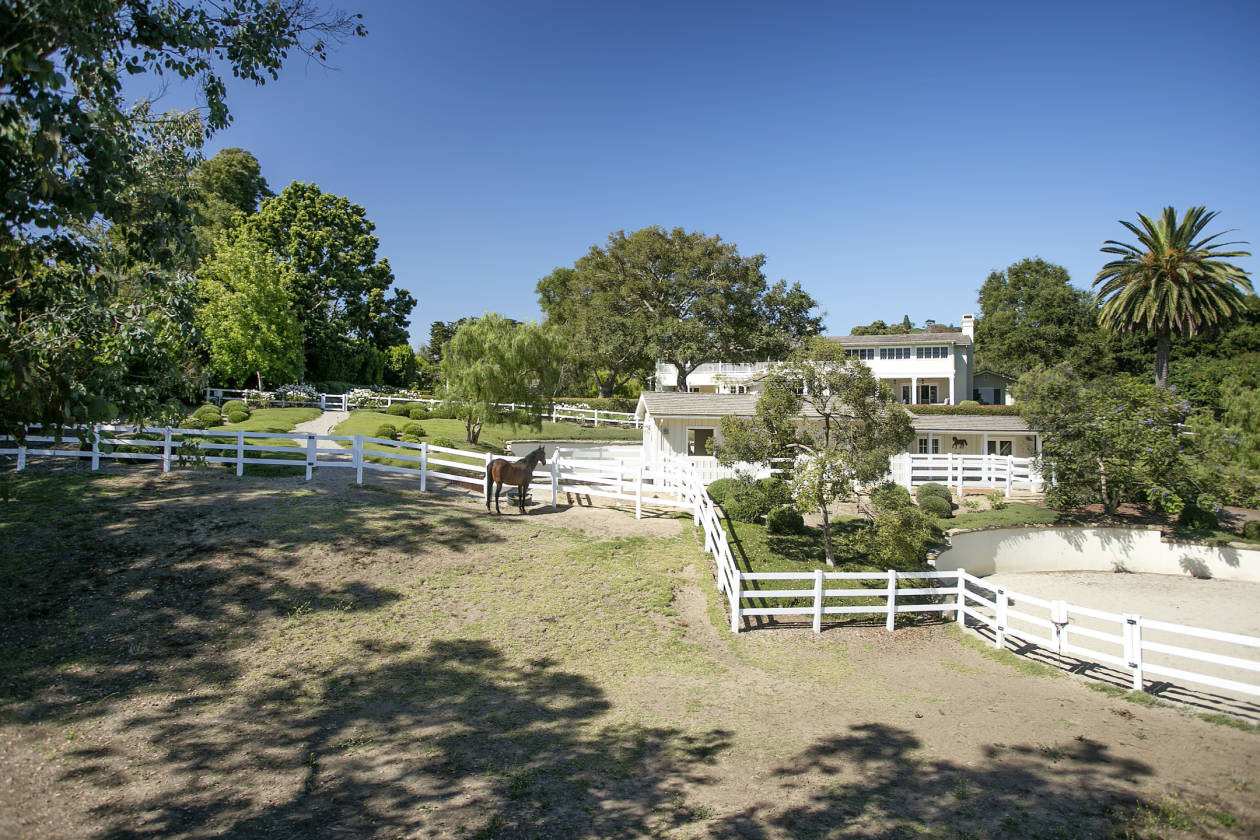 GRACIOUS CALIFORNIA COASTAL EQUESTRIAN ESTATE Santa Barbara, Santa