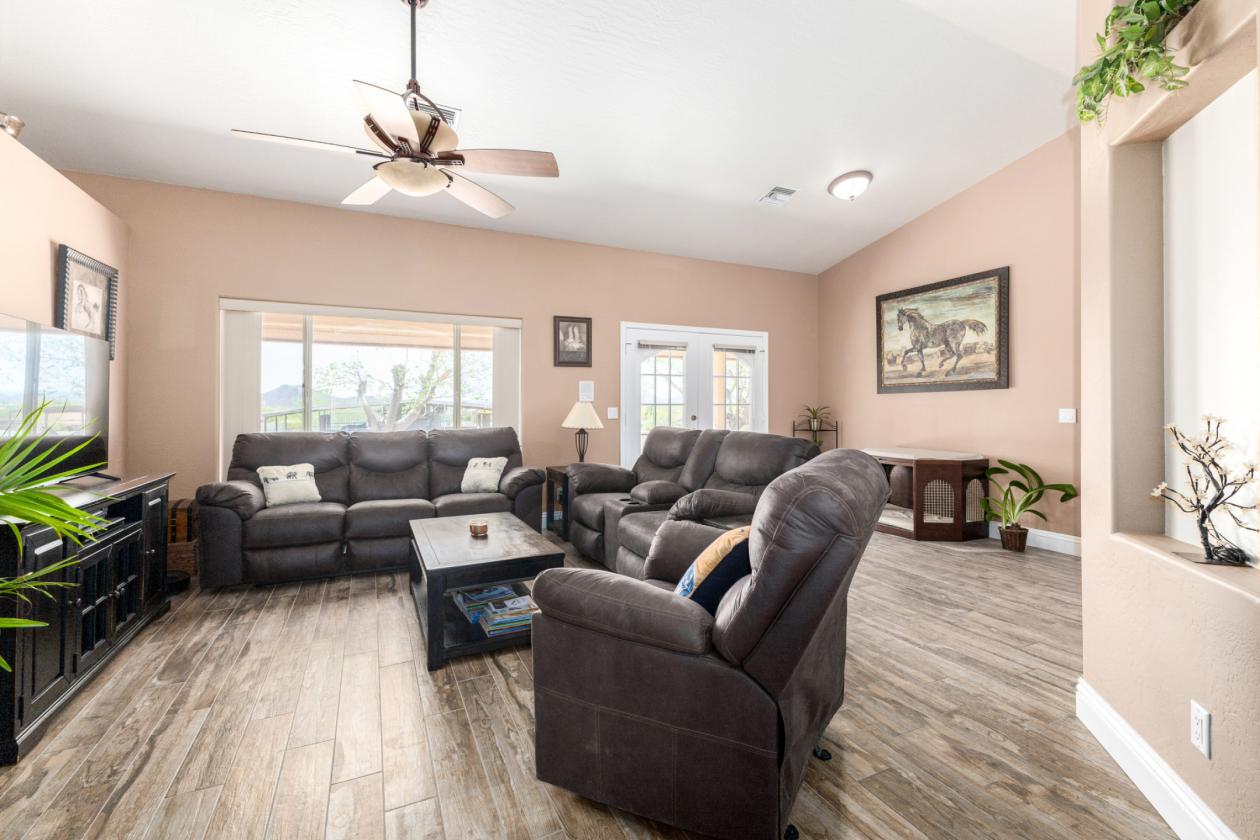 Equestrian Property in the heart of Desert Hills - photo 8