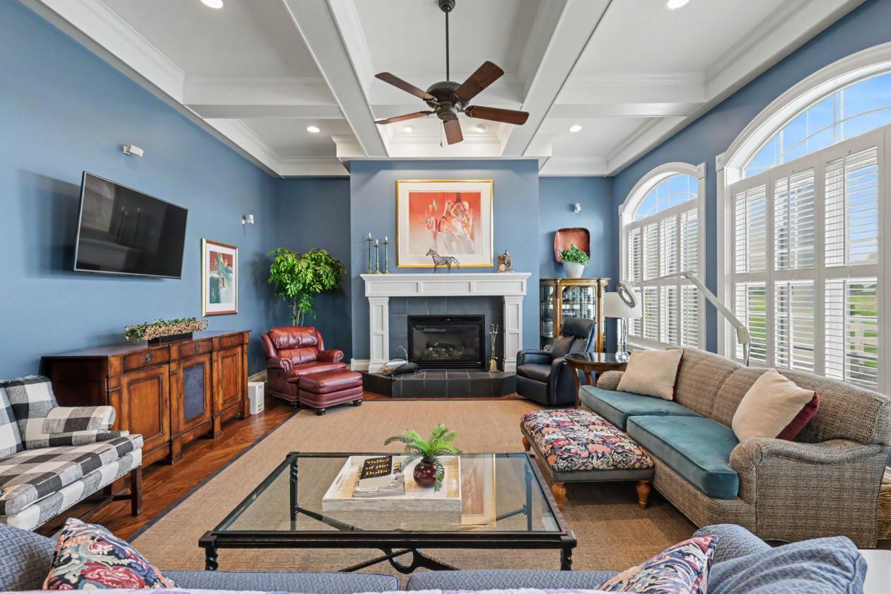 ONE-OF-A-KIND 10 ACRE EQUESTRIAN ESTATE - photo 24