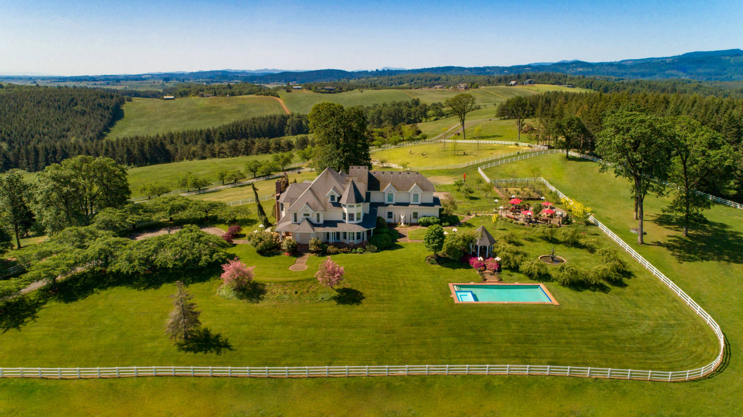 Luxury Auction of 180Acre Equestrian Estate in Oregon's Willamette