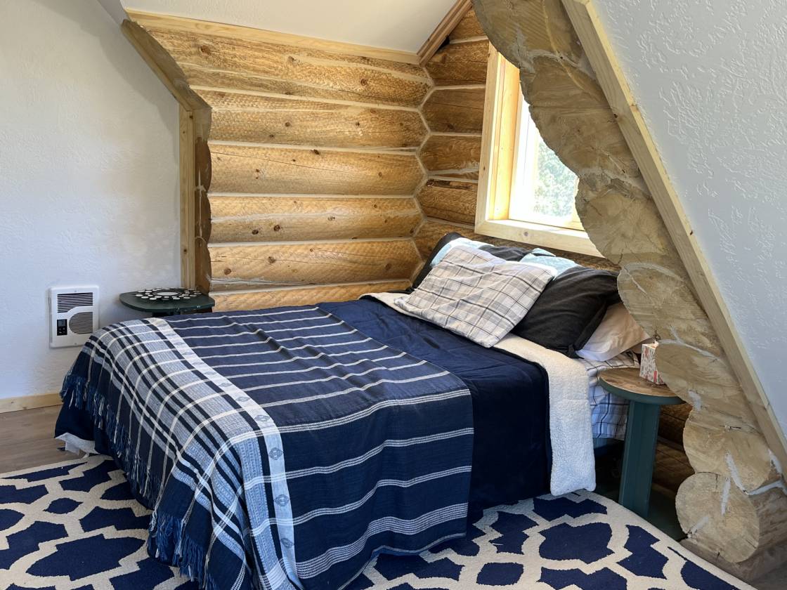 Luxury Lodge on 27 Acres with guest cabin - photo 13