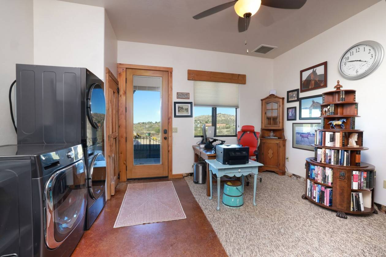 EXQUISITE EQUESTRIAN ESTATE - photo 22