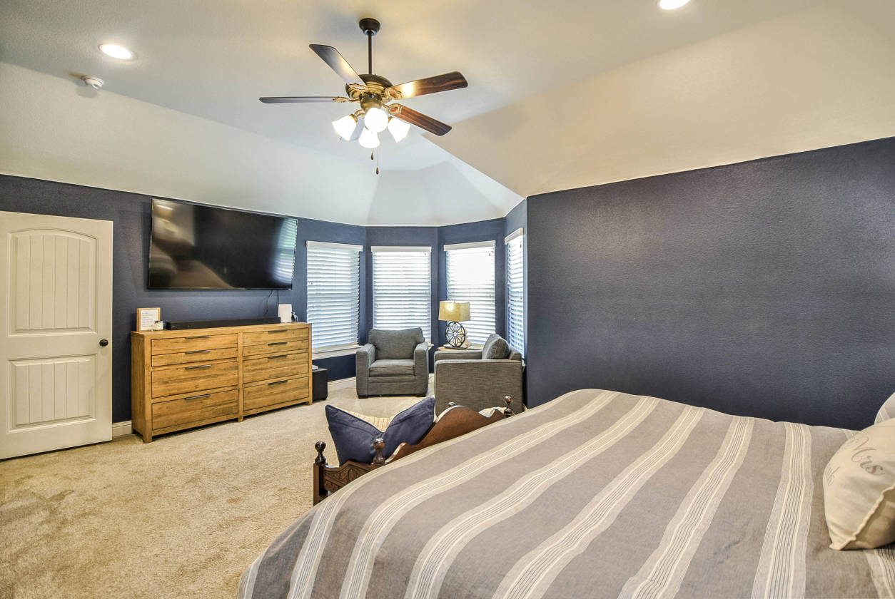 Fabulous home perfect for the family that wants country living