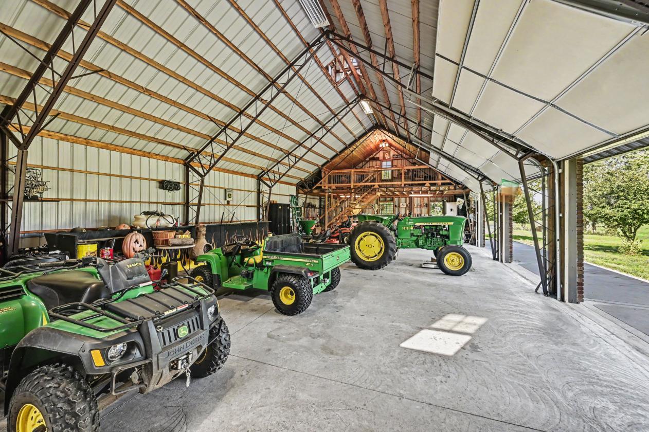 Outstanding Estate Including 20 Acres - photo 25