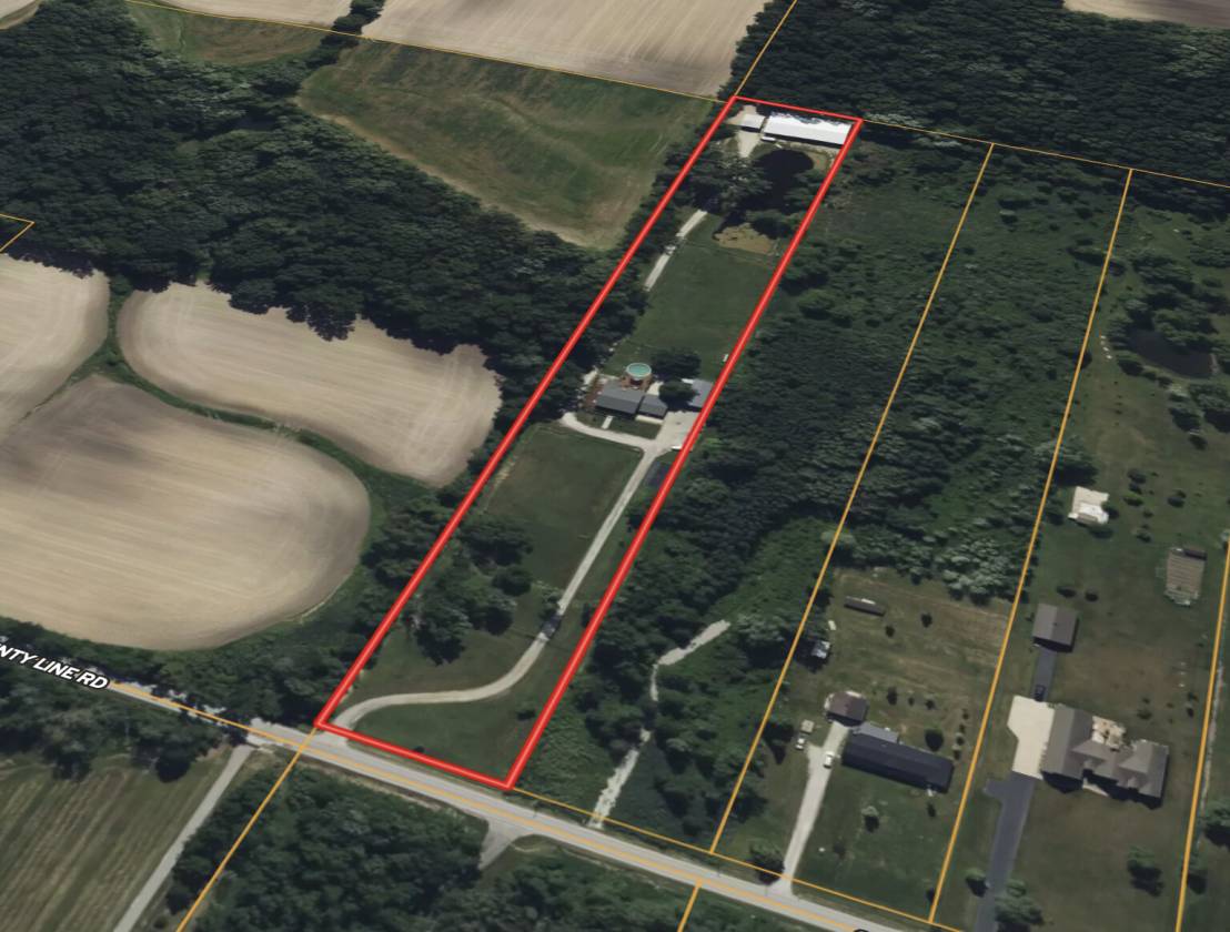 Beautiful 5 +/- Acre Property with 6-Stall Barn - photo 18