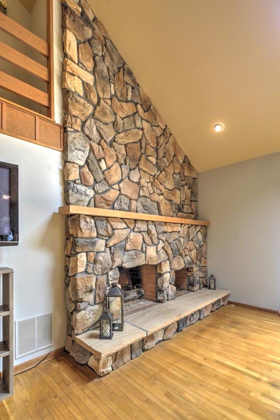 Thoughtfully Designed Horse Farm & Home - photo 10