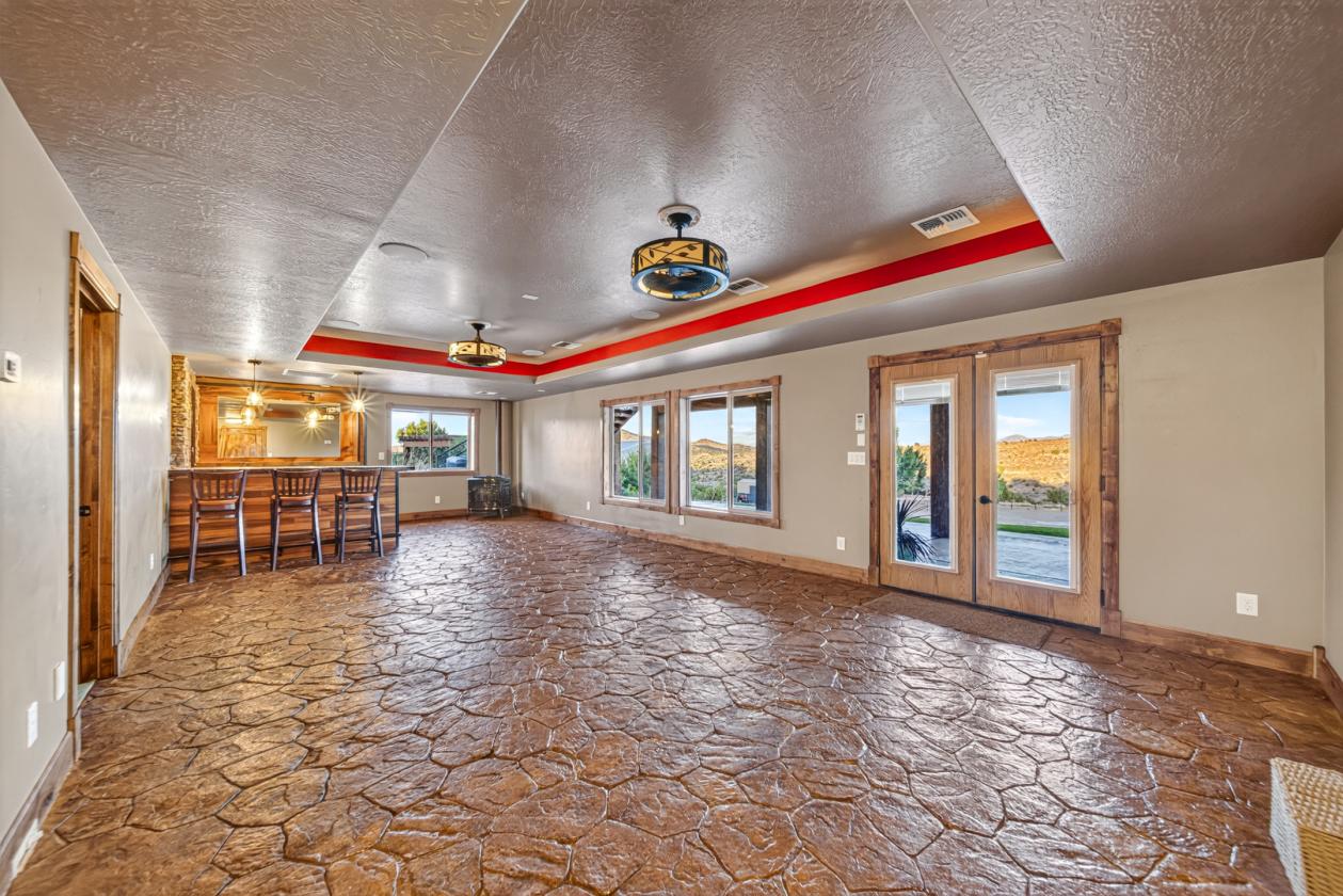 Masterfully crafted equestrian estate for sale. - photo 15