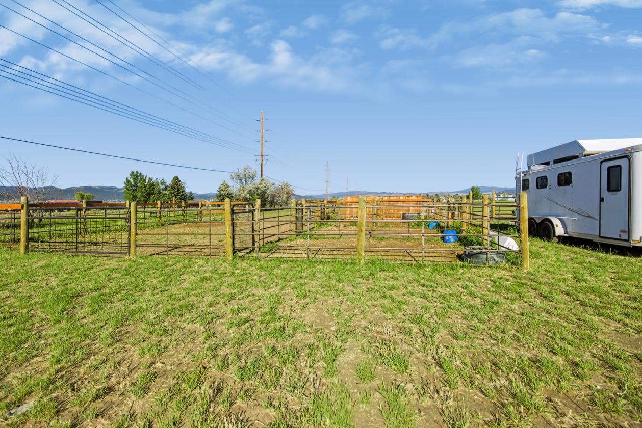 Charming Horse Property on 4.1 Acres - photo 8