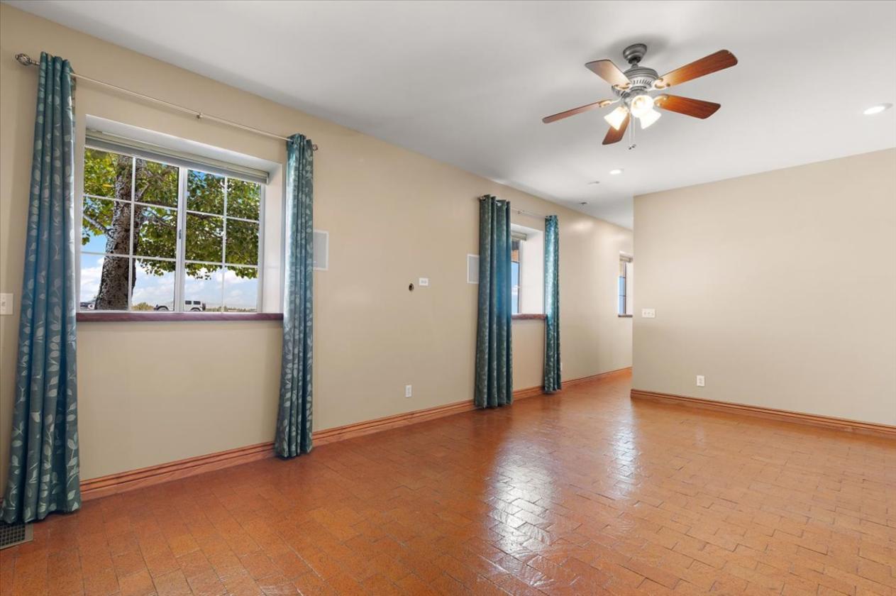 Pueblo ranch with 27,125 sq ft building - photo 11