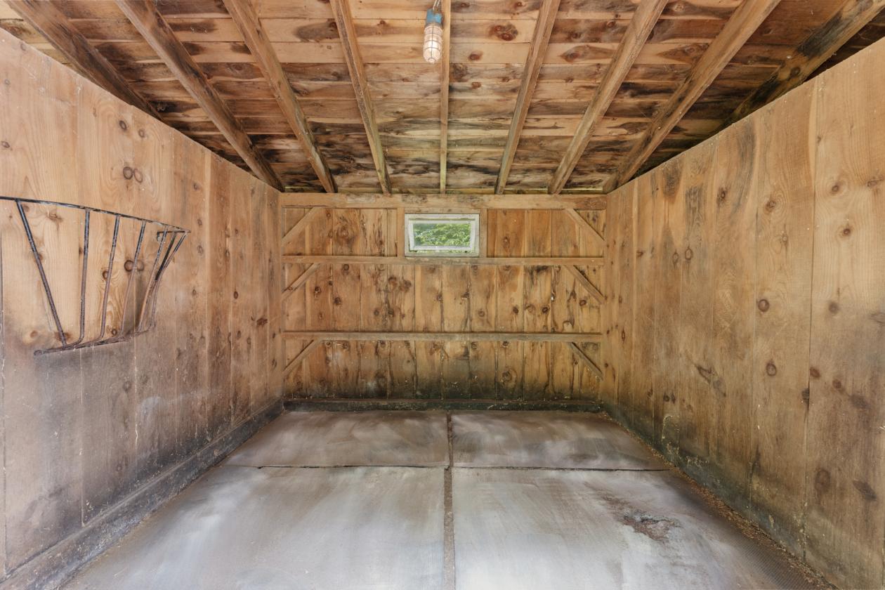 Exceptional Colonial with 2-Stall Barn on 6.22 Acres - photo 18