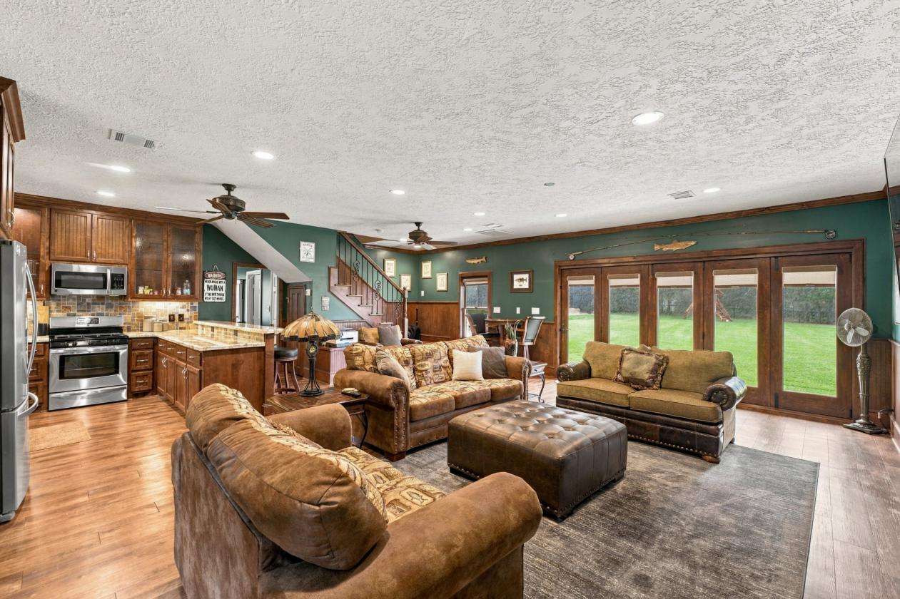 11+ Acre Premier Luxury Horse Property - photo 21